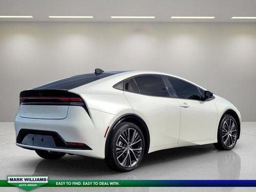2025 Toyota Prius XLE