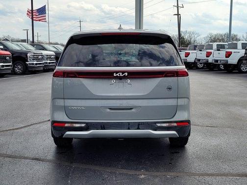 Ceramic Silver 2024 Kia Carnival EX