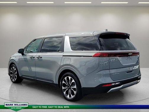 2024 Kia Carnival EX