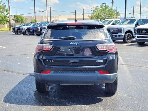 Diamond Black 2018 Jeep Compass Latitude