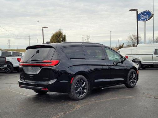 2026 Chrysler Pacifica Limited