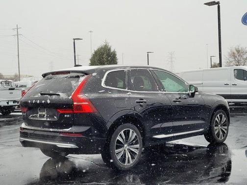 2022 Volvo XC60 B5 Inscription