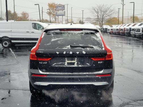 2022 Volvo XC60 B5 Inscription