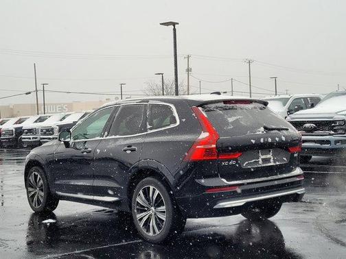 2022 Volvo XC60 B5 Inscription
