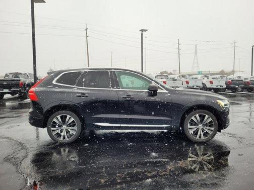 2022 Volvo XC60 B5 Inscription