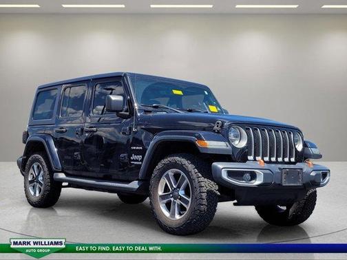 Black Clearcoat 2018 Jeep Wrangler Unlimited Sahara