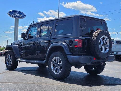 Black Clearcoat 2018 Jeep Wrangler Unlimited Sahara