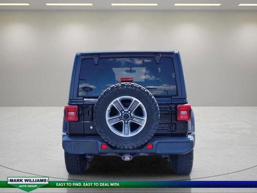 Black Clearcoat 2018 Jeep Wrangler Unlimited Sahara