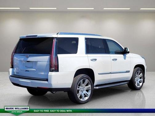 2017 Cadillac Escalade Luxury