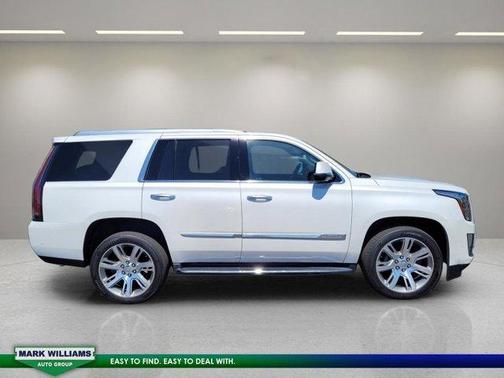 2017 Cadillac Escalade Luxury