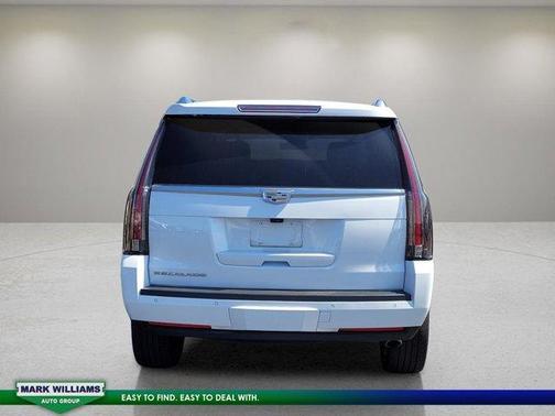 2017 Cadillac Escalade Luxury