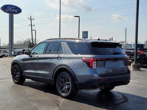 Carbonized Gray Metallic 2025 Ford Explorer ST