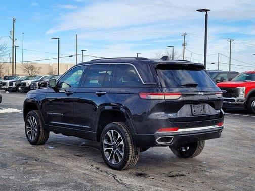 2022 Jeep Grand Cherokee 4xe Overland