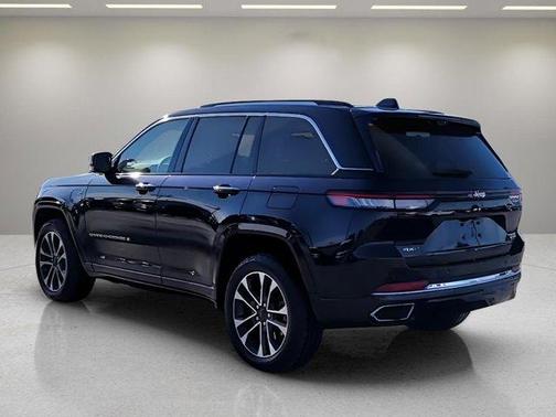 2022 Jeep Grand Cherokee 4xe Overland