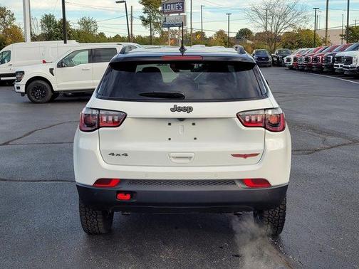 2024 Jeep Compass Trailhawk