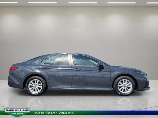 UNDERGROUND 2025 Toyota Camry LE