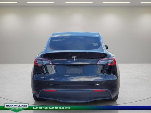 Black 2022 Tesla Model Y Long Range