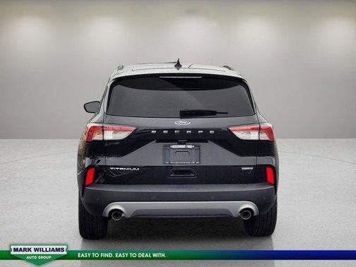2022 Ford Escape Titanium Hybrid