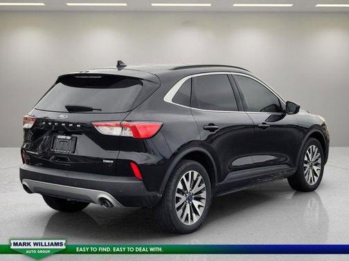 2022 Ford Escape Titanium Hybrid