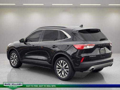 2022 Ford Escape Titanium Hybrid