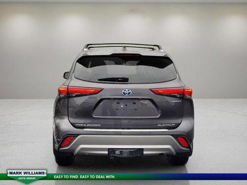 2021 Toyota Highlander Hybrid Platinum