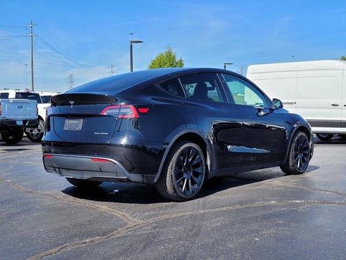 2024 Tesla Model Y Long Range