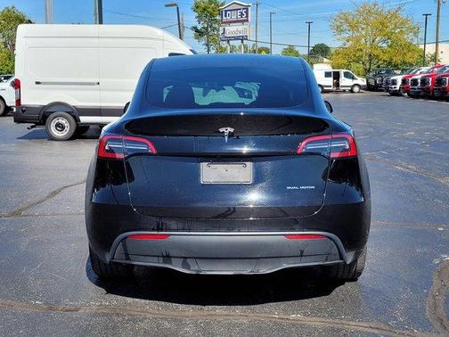 2024 Tesla Model Y Long Range