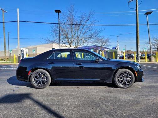 2021 Chrysler 300 Touring