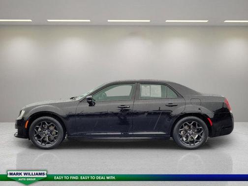 2021 Chrysler 300 Touring