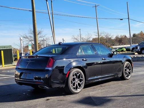 2021 Chrysler 300 Touring