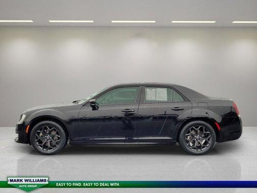 2021 Chrysler 300 Touring