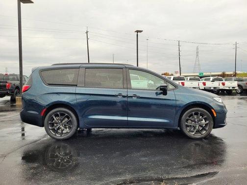 2022 Chrysler Pacifica Limited