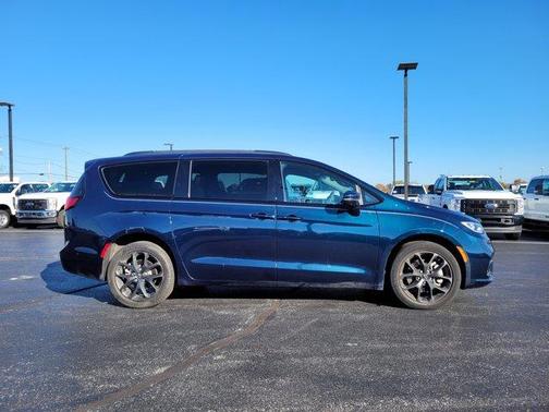 2022 Chrysler Pacifica Limited