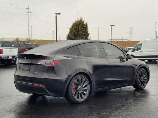 2023 Tesla Model Y Performance