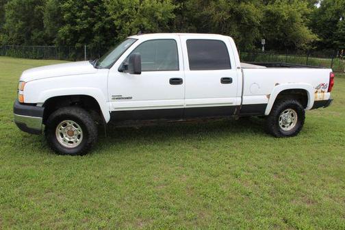 Summit White 2006 Chevrolet Silverado 2500 LT H/D Crew Cab