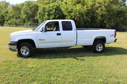 2004 Chevrolet Silverado 2500 LS H/D Extended Cab