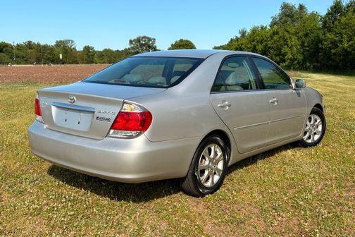 Lunar Mist Metallic 2005 Toyota Camry XLE