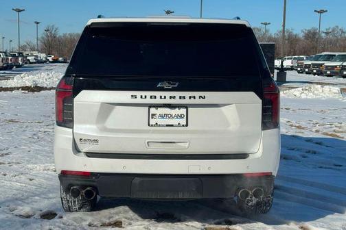 2025 Chevrolet Suburban 4WD Z71