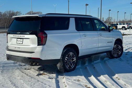 2025 Chevrolet Suburban 4WD Z71