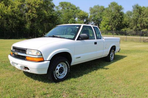 1999 Chevrolet S-10 Base
