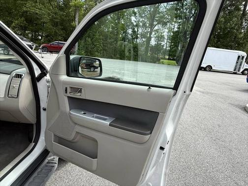 2010 Mercury Mariner I4 4dr SUV