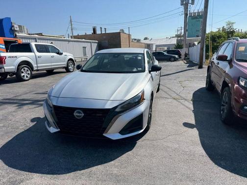 2023 Nissan Altima SR FWD