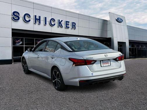 2023 Nissan Altima SR FWD