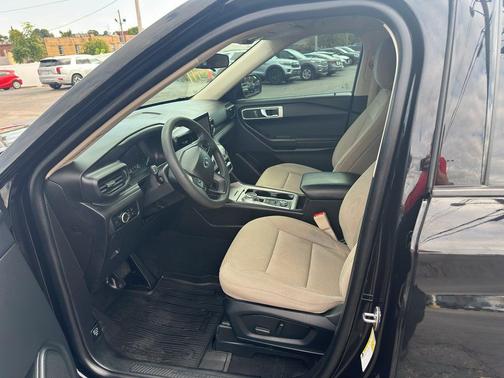 2023 Ford Explorer Base
