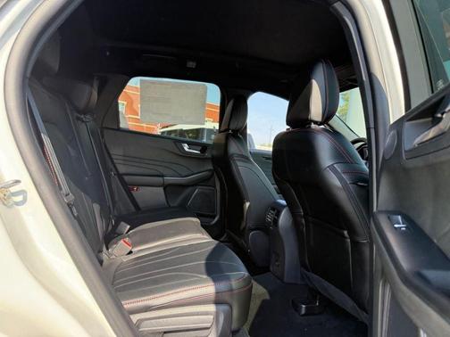 2025 Ford Escape ST-Line Elite