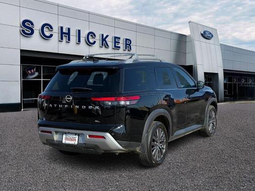 2024 Nissan Pathfinder SL FWD