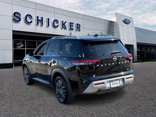 2024 Nissan Pathfinder SL FWD