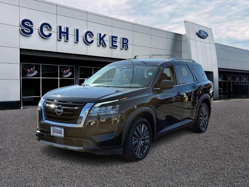 2024 Nissan Pathfinder SL FWD