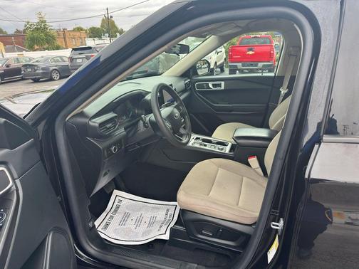 2023 Ford Explorer Base