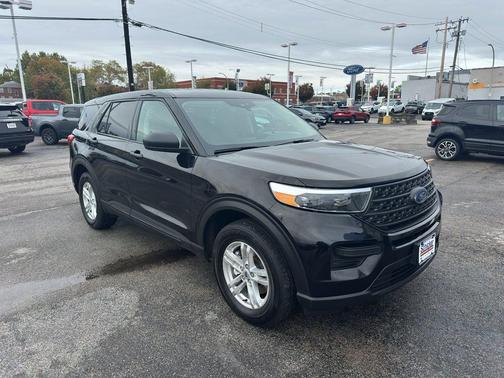 2023 Ford Explorer Base